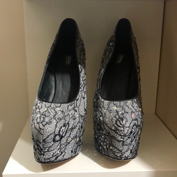 Shoes - Picture 2 of 2